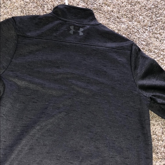 Men’s Under Armour 1/4 Zip Sweatshirt - Picture 2 of 2